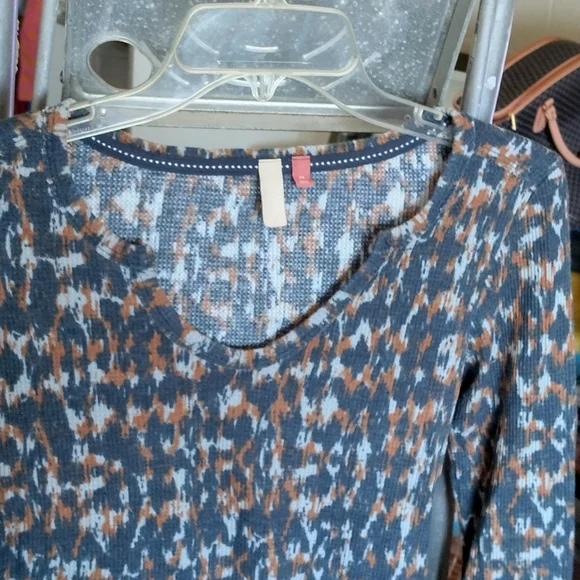 Pilcro Anthropologie Split Neck Notched V Neck Thermal Top Size XS - Picture 5 of 9